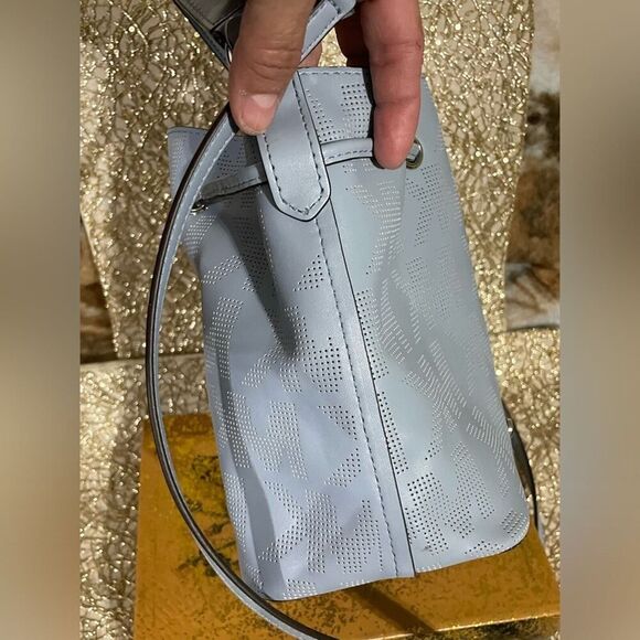 MICHAEL KORS PREMIERE Suri Medium Logo Perforated Suede Shoulder bag Reversible - Picture 6 of 16